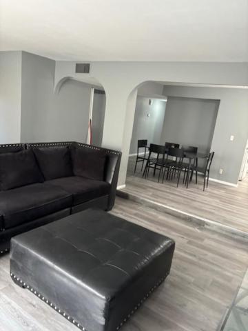 2 Or 3 Bedroom Walk To Strip Mgm Casino Shop Club Holiday home Las Vegas