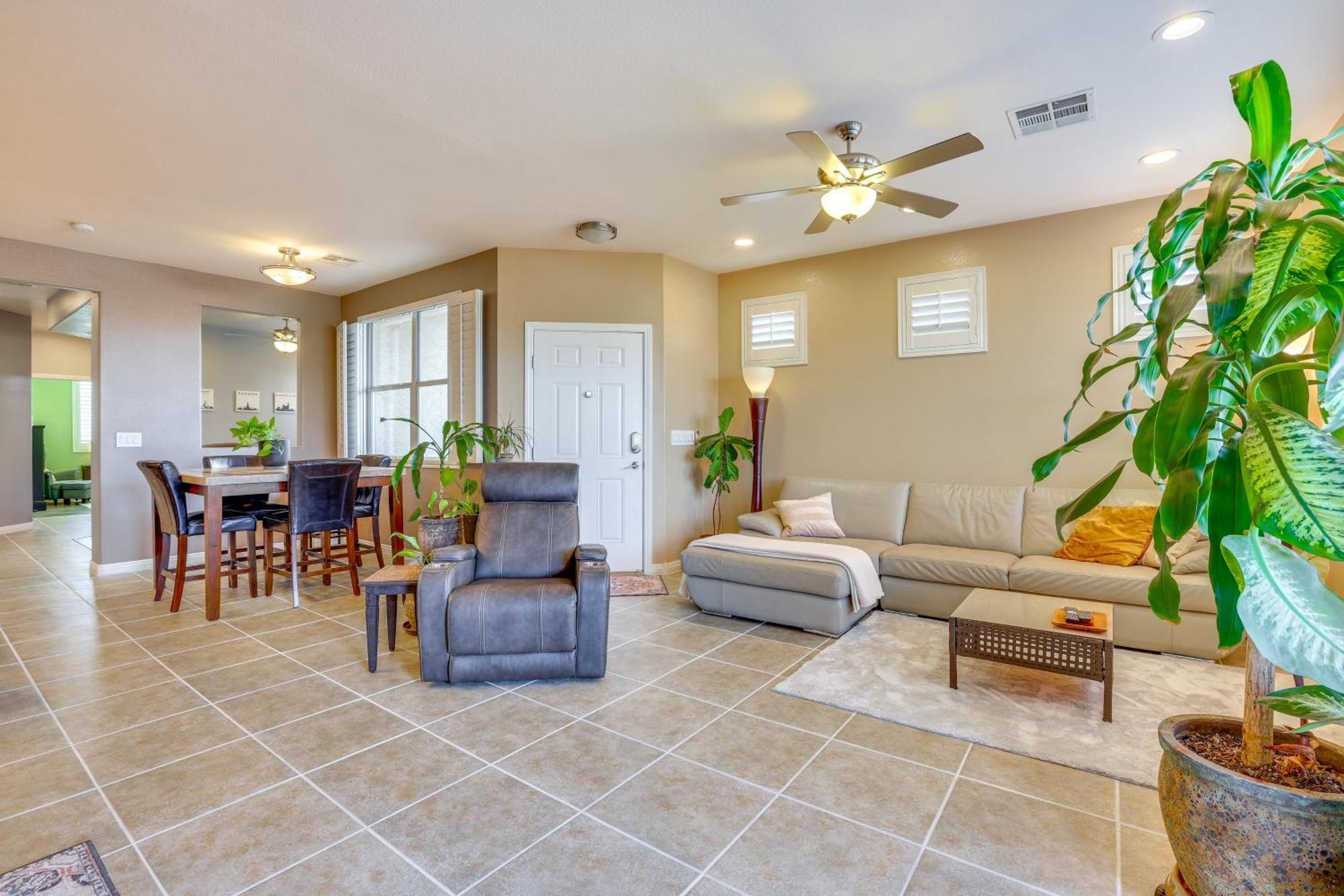Charming Henderson 6 Mi To Vegas! Holiday home *