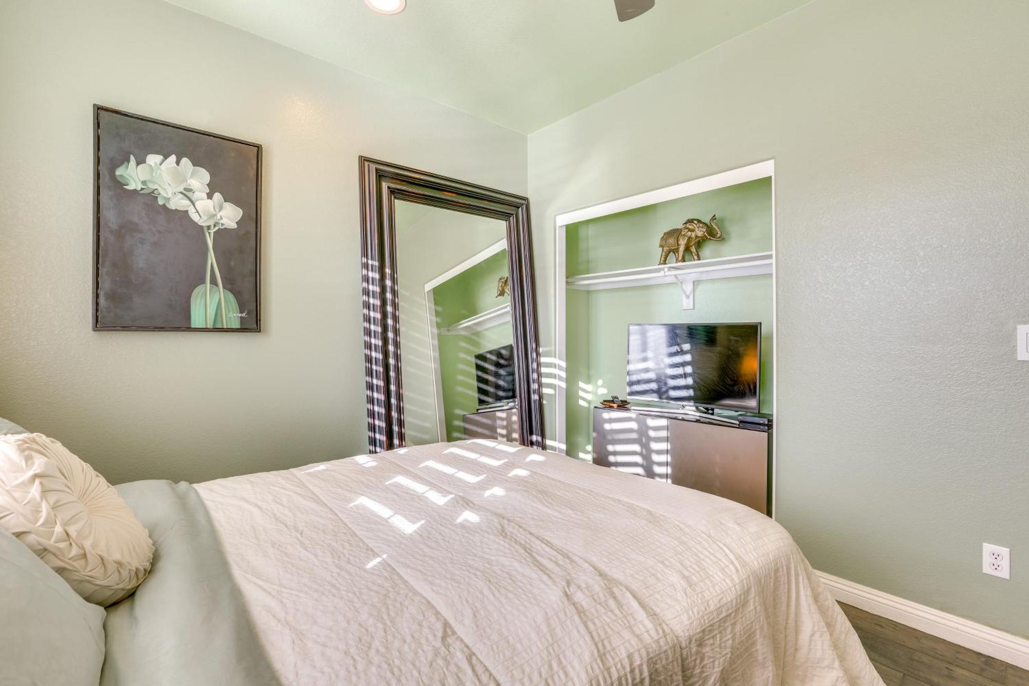 Charming Henderson 6 Mi To Vegas! Holiday home *