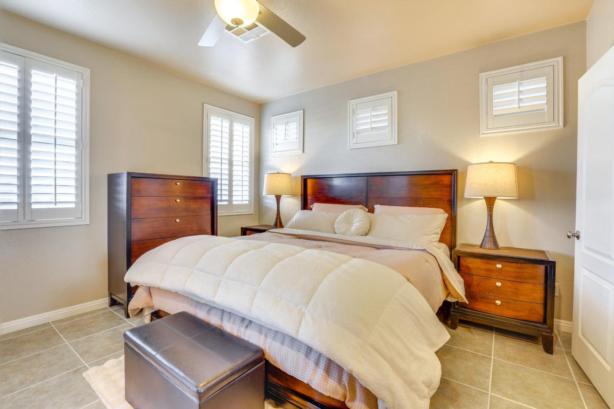 Charming Henderson 6 Mi To Vegas! Holiday home *