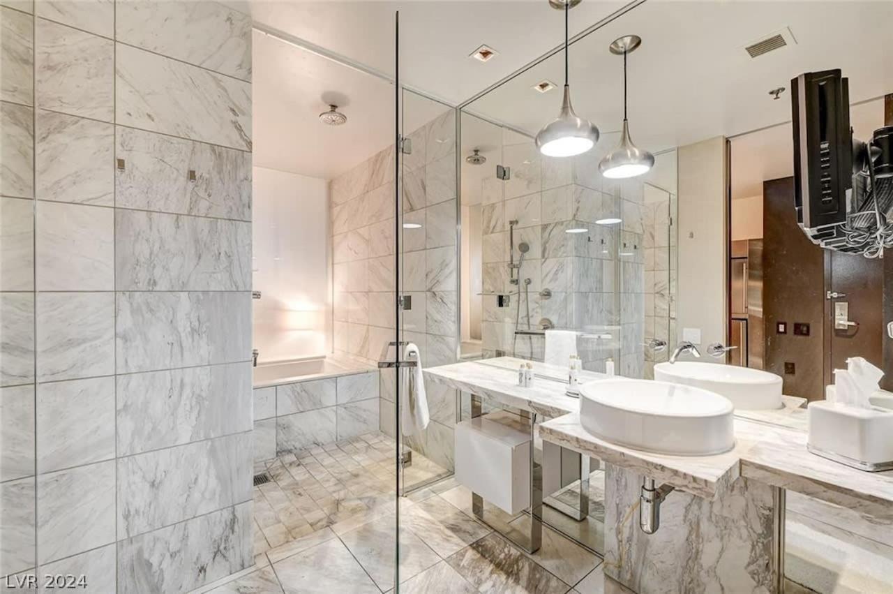 Charming High Floor Strip Views Palms 30306 * Las Vegas
