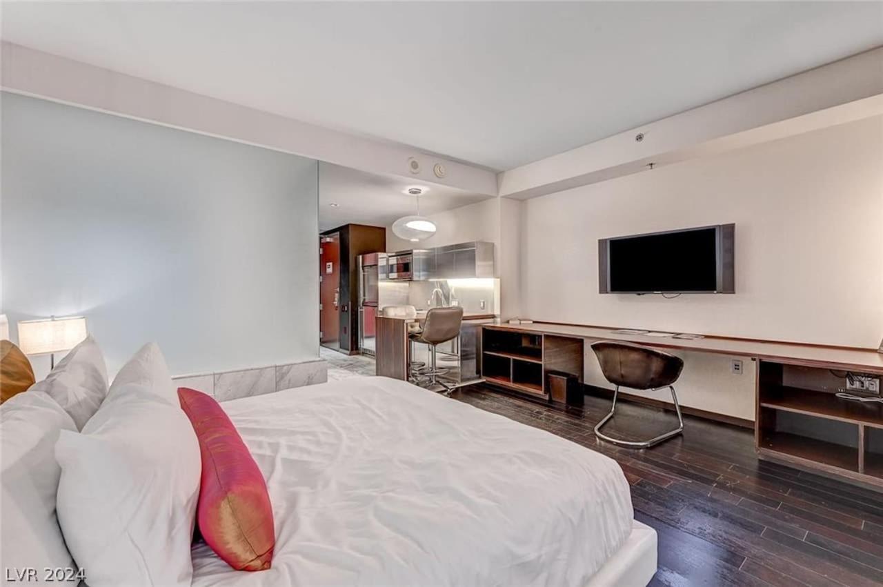 Apartment Luxurious Balcony Access 26319 Las Vegas