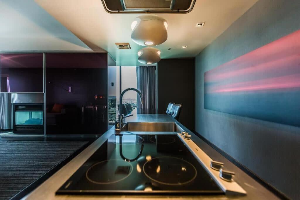 With Stunning Views Balcony Access 23303