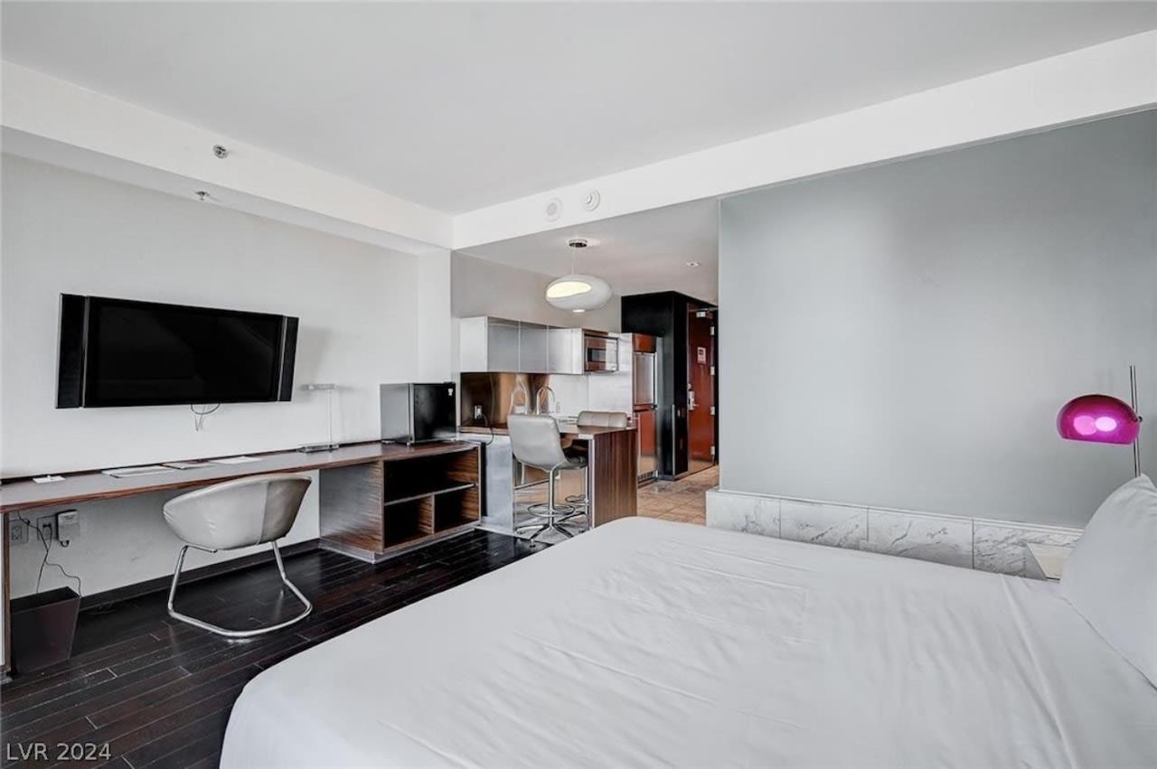 Luxurious Mountain Views At Palms 16319 Apartment