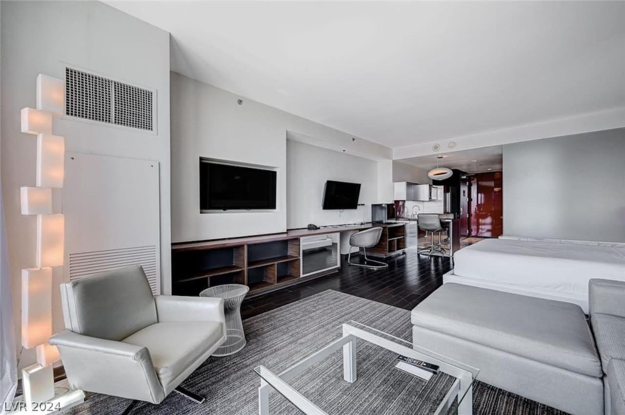 Luxurious Mountain Views At Palms 16319 *