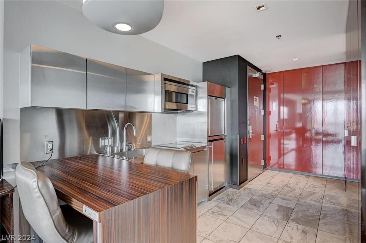 Luxurious Mountain Views At Palms 16319 Apartment