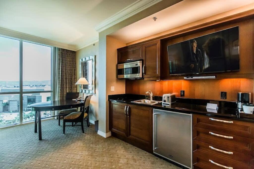 Mgm 29717 Strip View Balcony Holiday home *