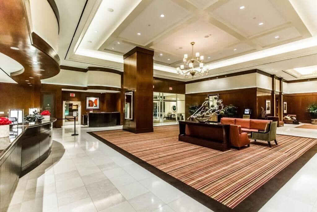 Mgm 12721 Executive Corner 1br Strip View Balcony *