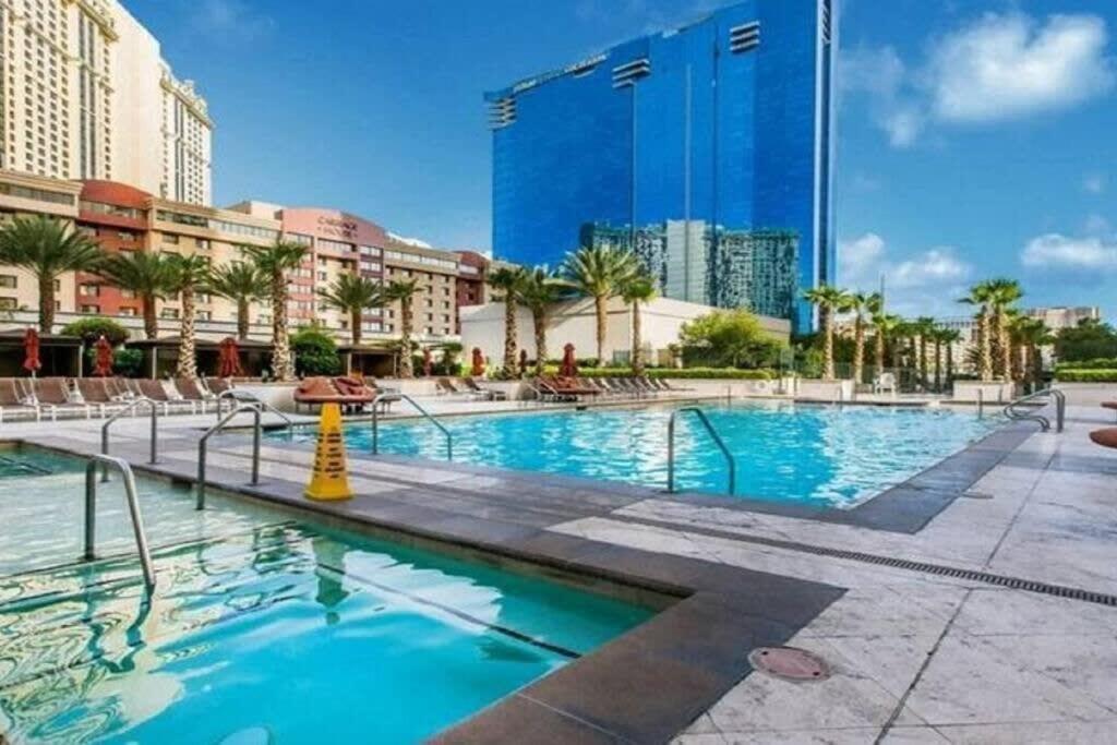 Apartment Mgm 12721 Executive Corner 1br Strip View Balcony *