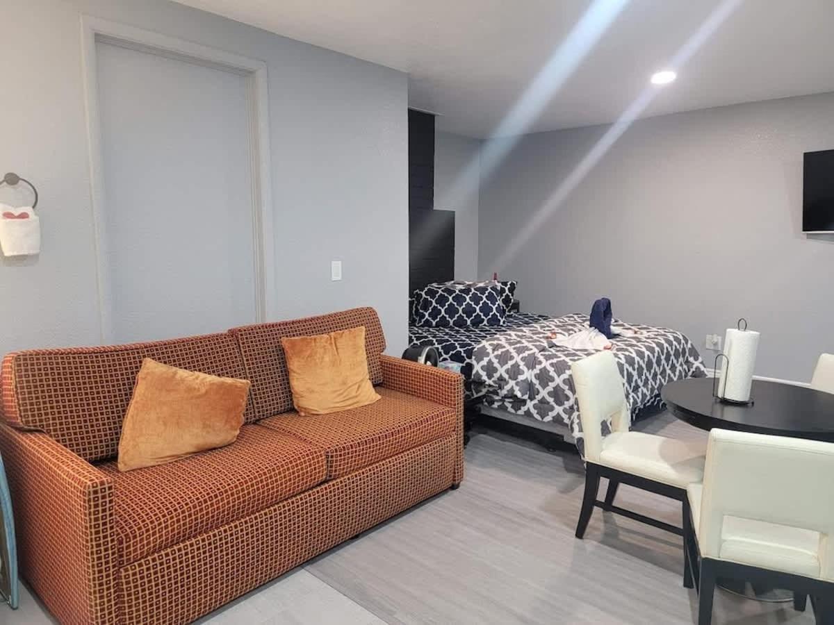 Cozy & Convenient Living Good Time Vegas Holiday home