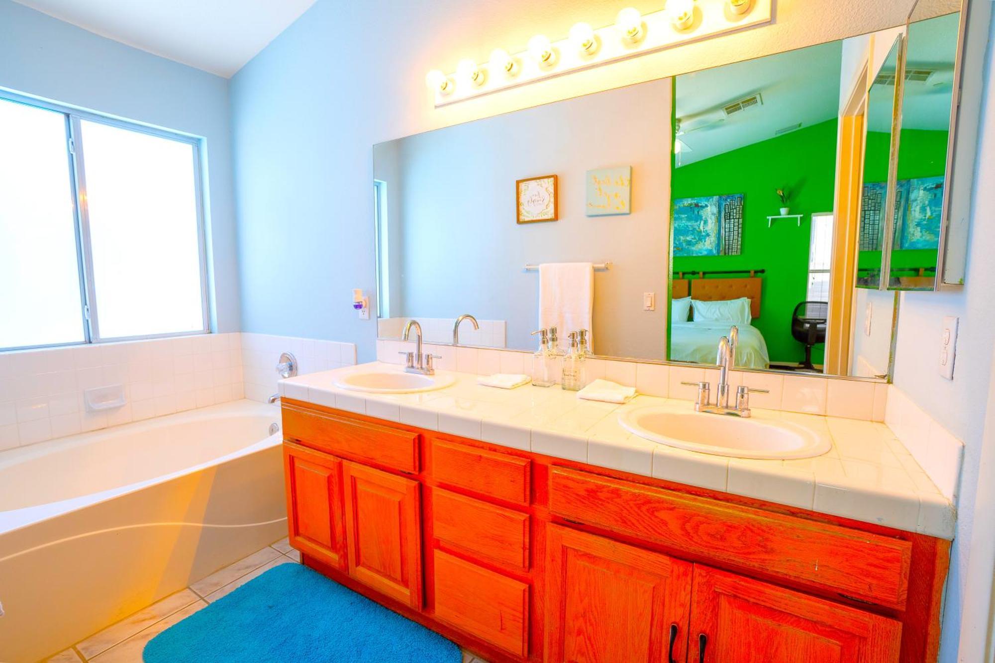Private Guestrooms In North Vegas Area Guest house