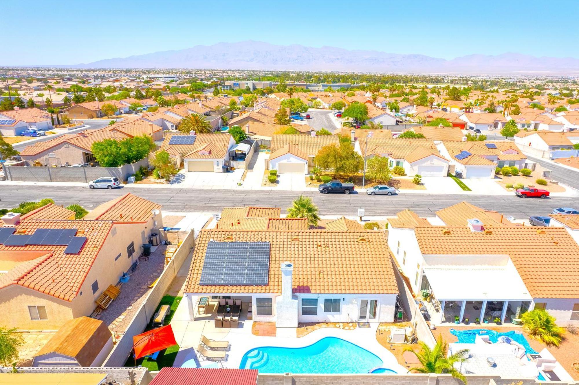 Private Guestrooms In North Vegas Area Guest house