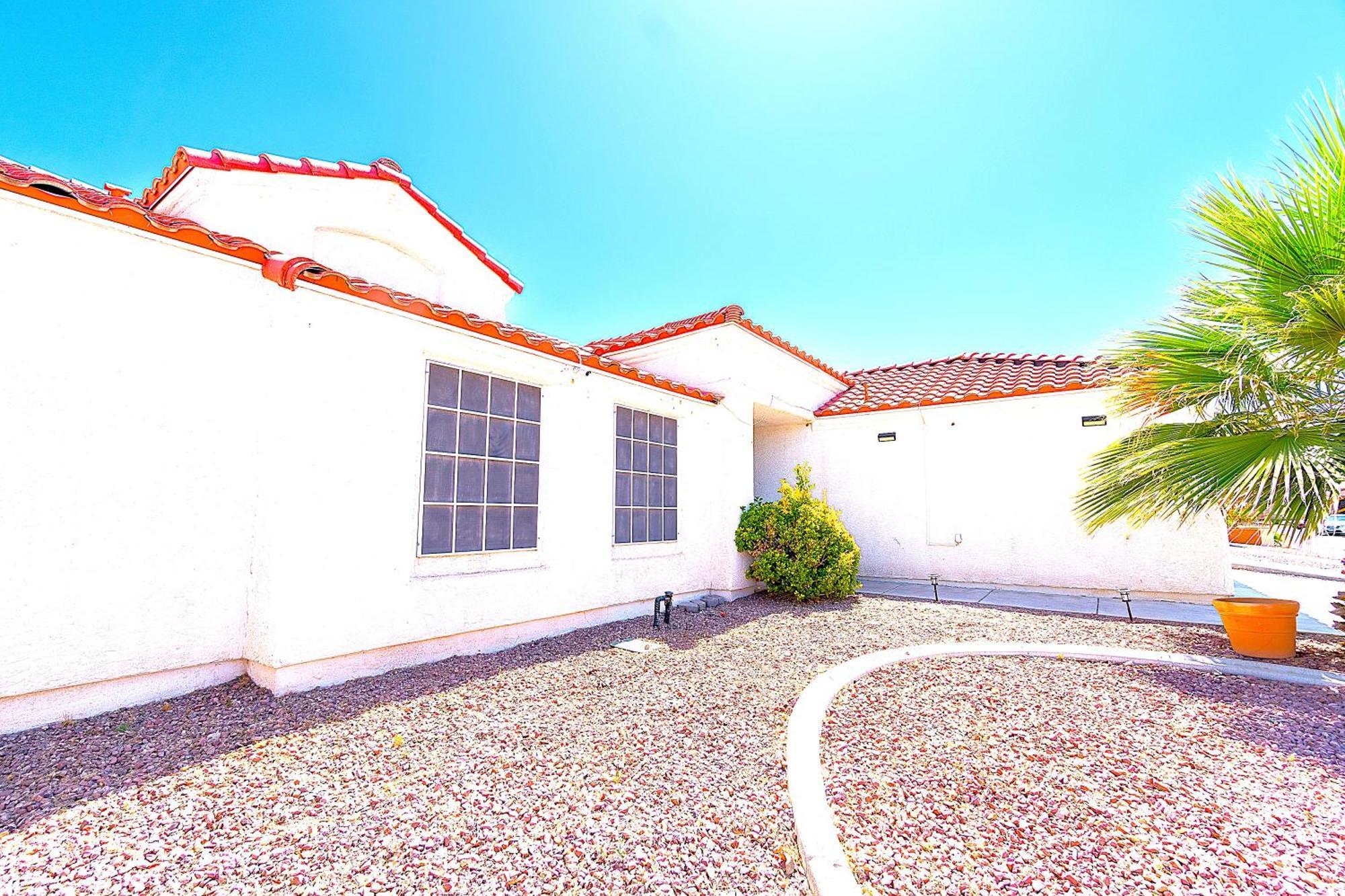 Guest house Private Guestrooms In North Vegas Area *