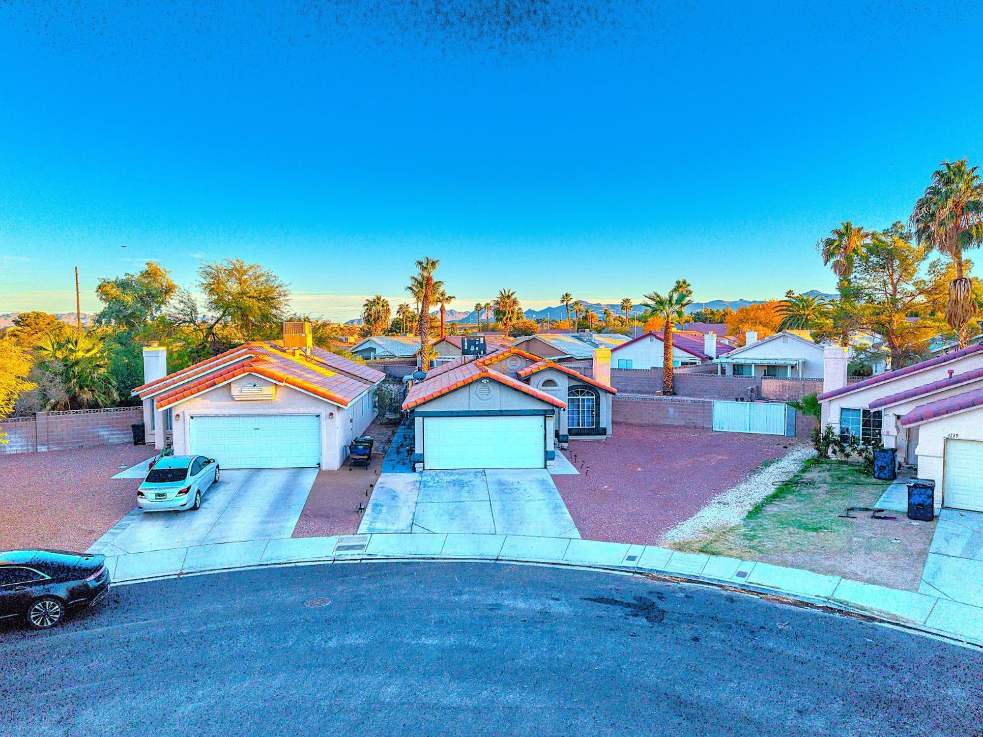 Private Studio Oasis Close To The Strip Holiday home Las Vegas