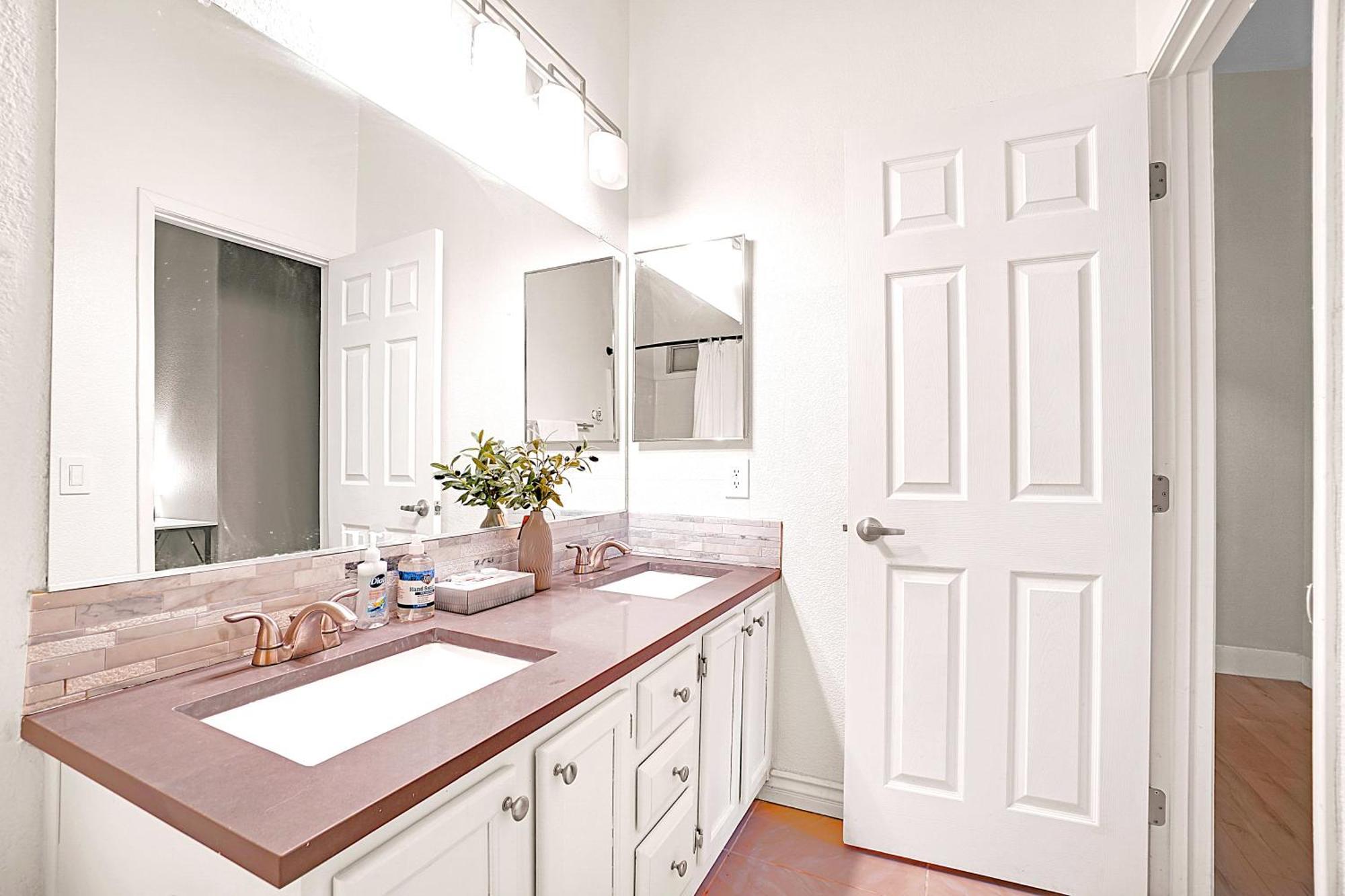 Private Studio Oasis Close To The Strip Holiday home *