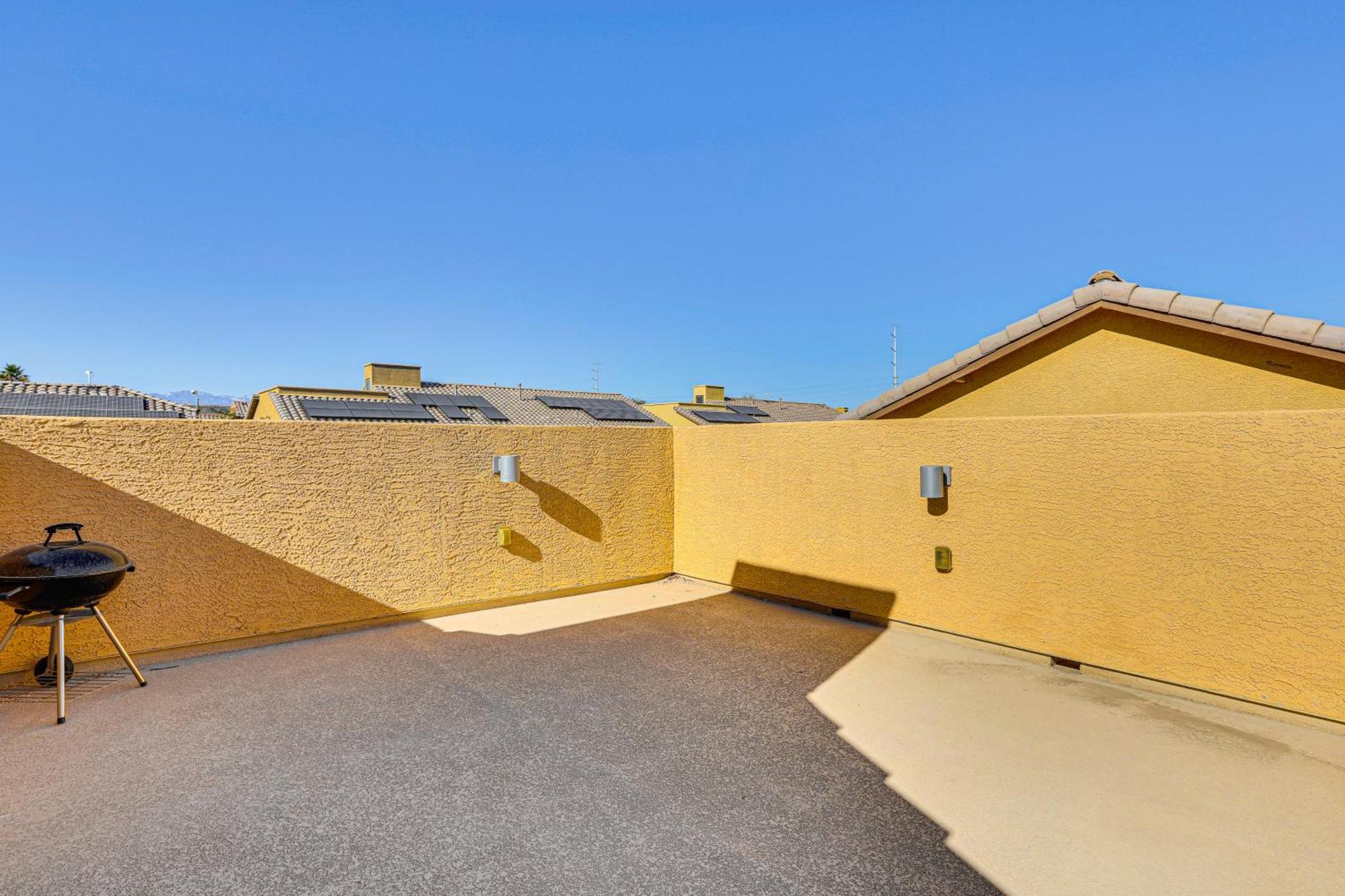 Holiday home 1 Mi To Aliante Casino Townhome With Fenced Yard! Las Vegas