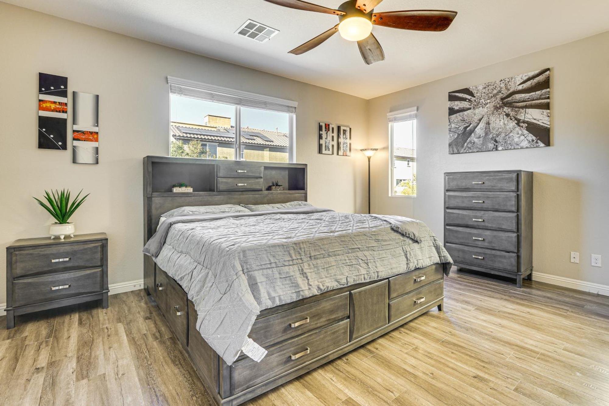 Holiday home 1 Mi To Aliante Casino Townhome With Fenced Yard!