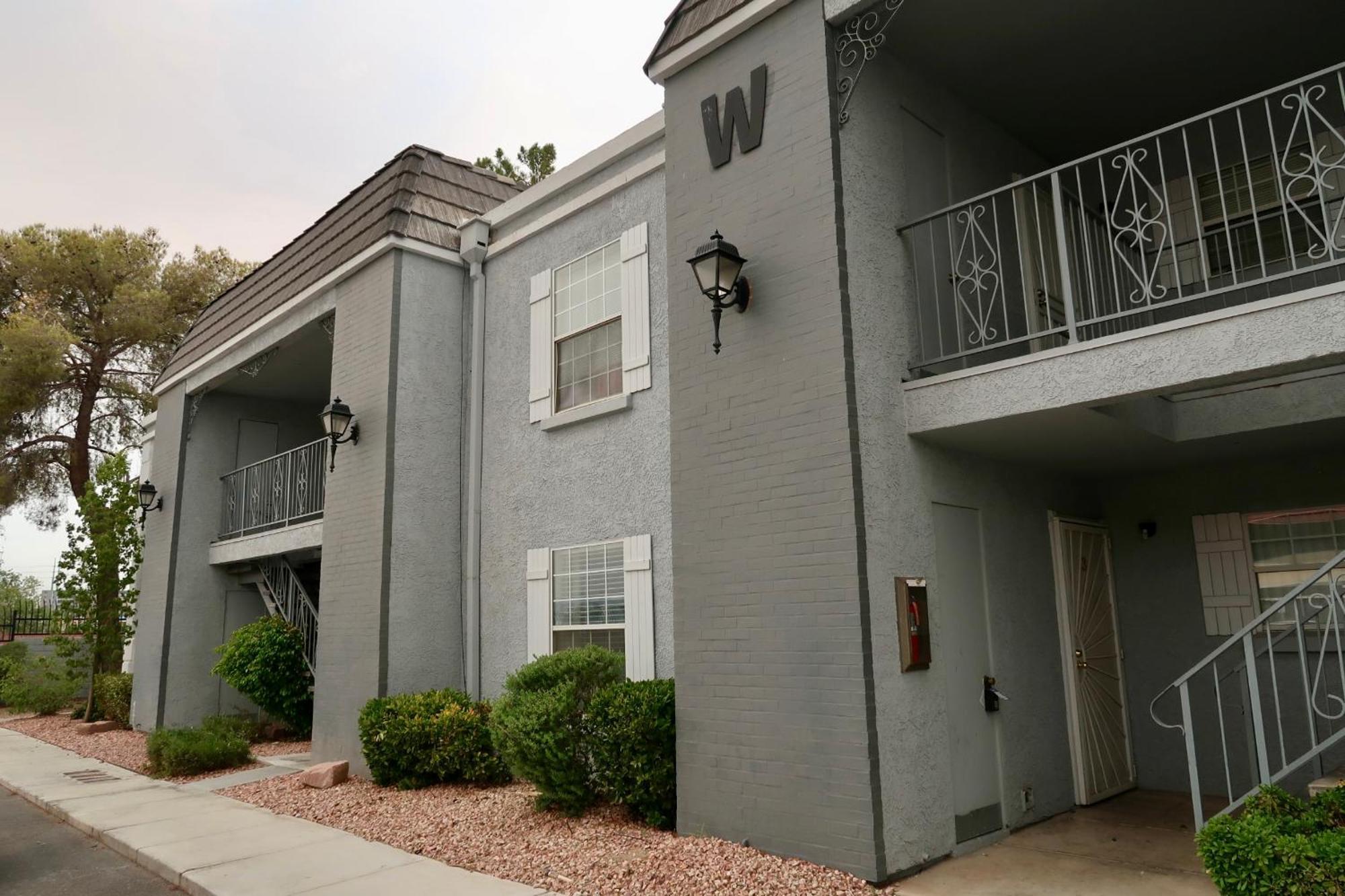 1 Bdrm Md Pkway Apartment