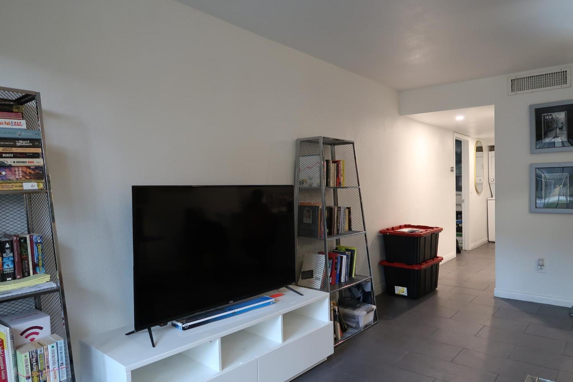 1 Bdrm Md Pkway Apartment *