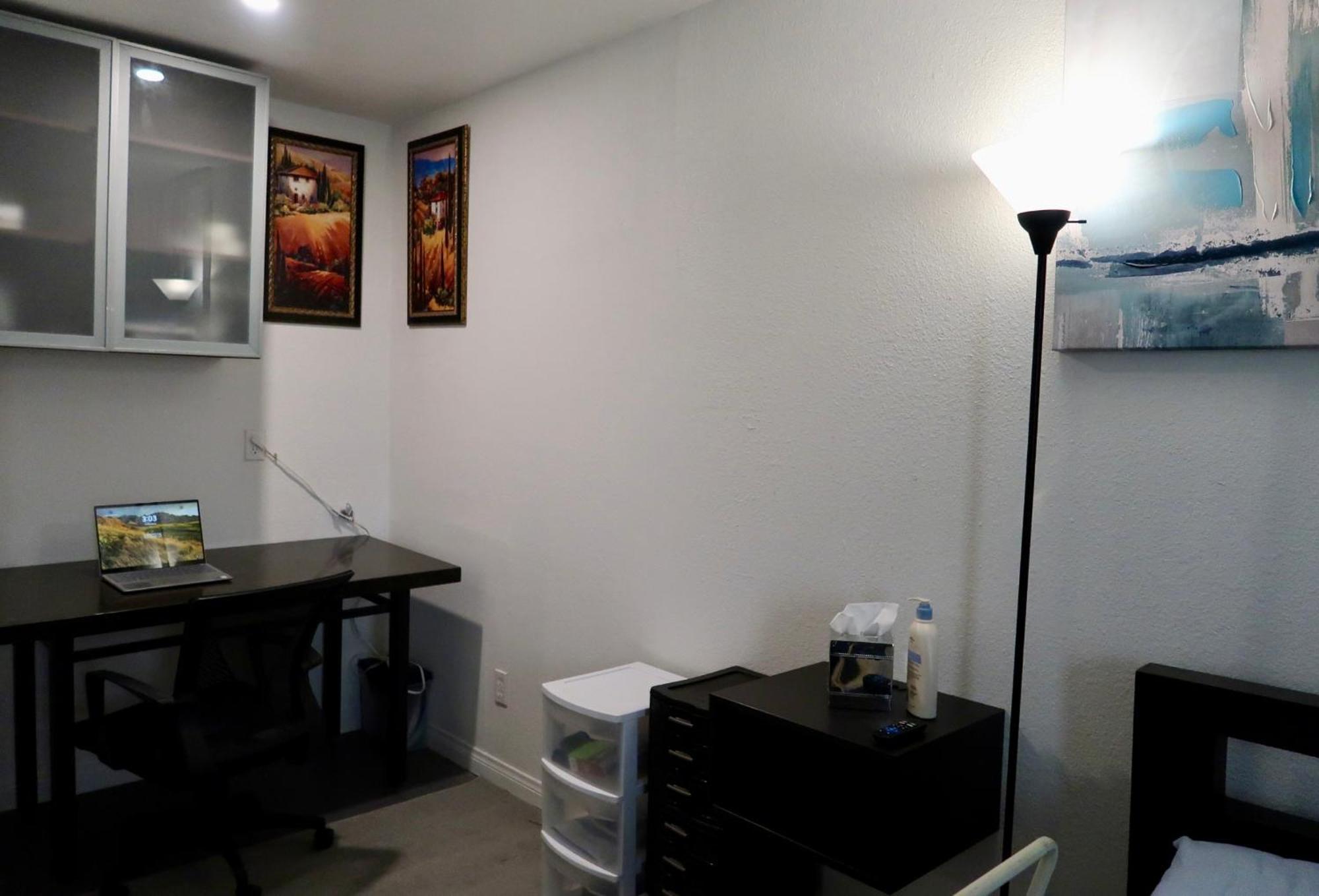 1 Bdrm Md Pkway Apartment Las Vegas