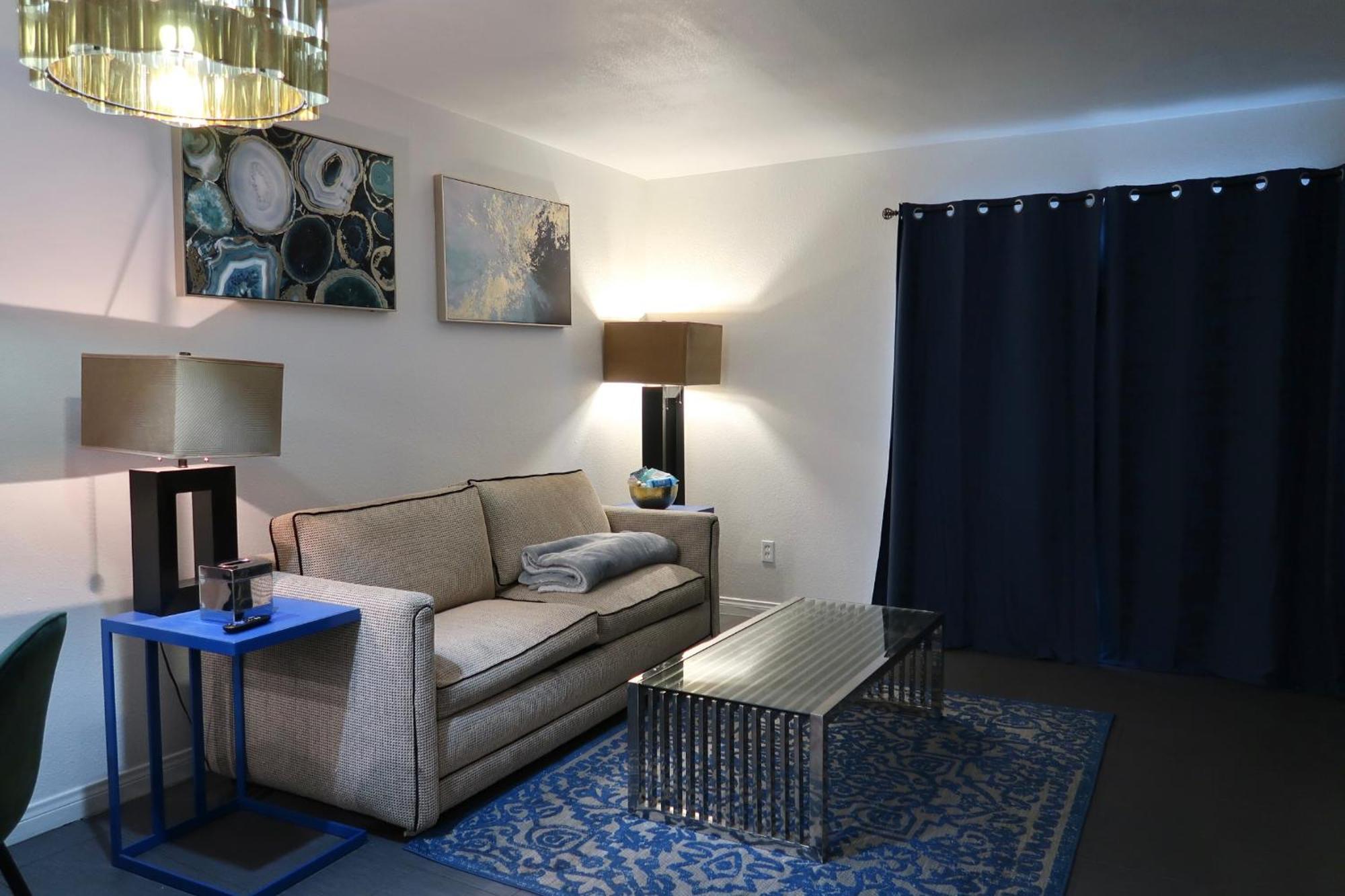 Apartment 1 Bdrm Md Pkway *
