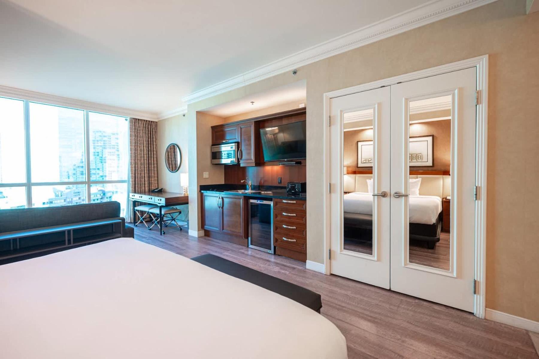 No Fee Strip View + Free Valet + Pool Holiday home
