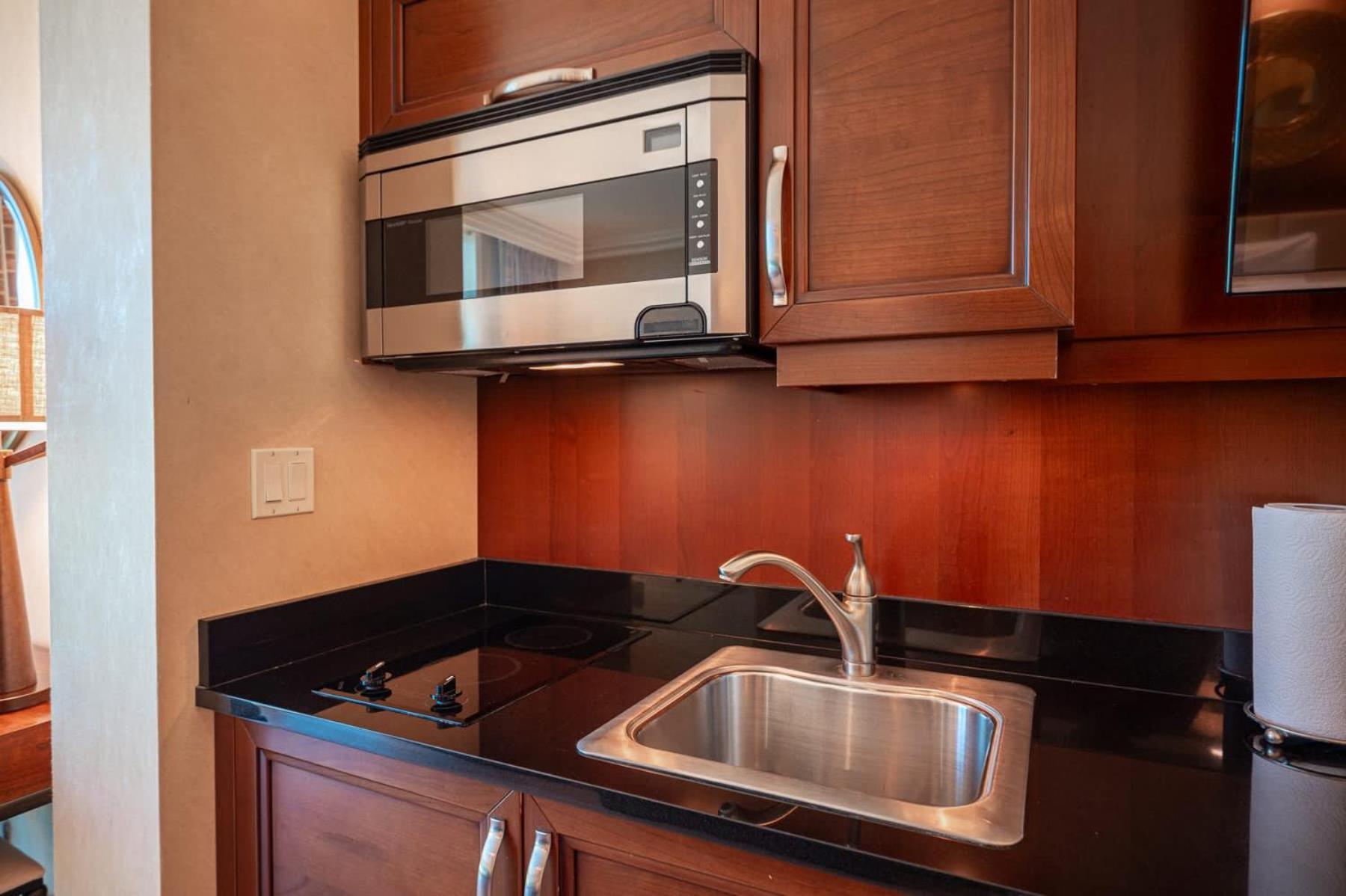 Holiday home No Fee Strip View +free Valet + Pool *