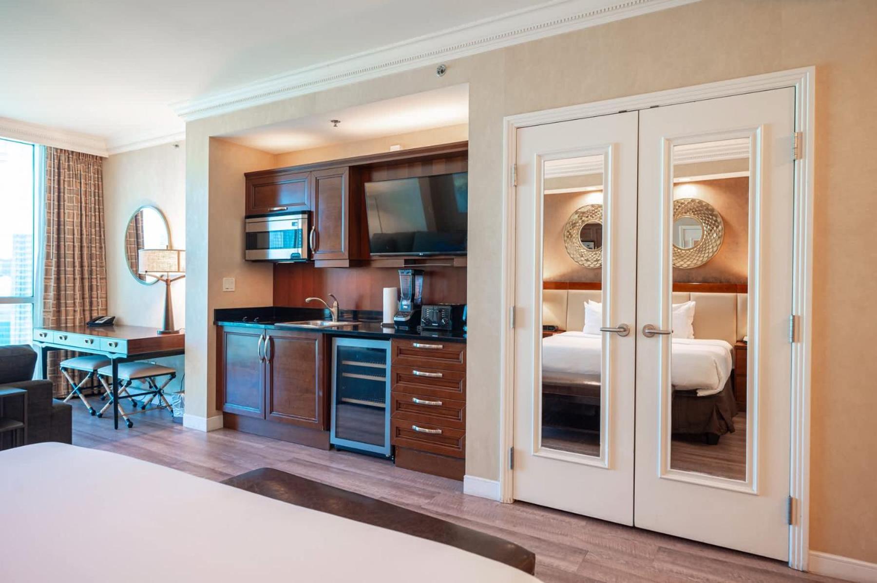 No Fee Strip View +free Valet + Pool Holiday home Las Vegas