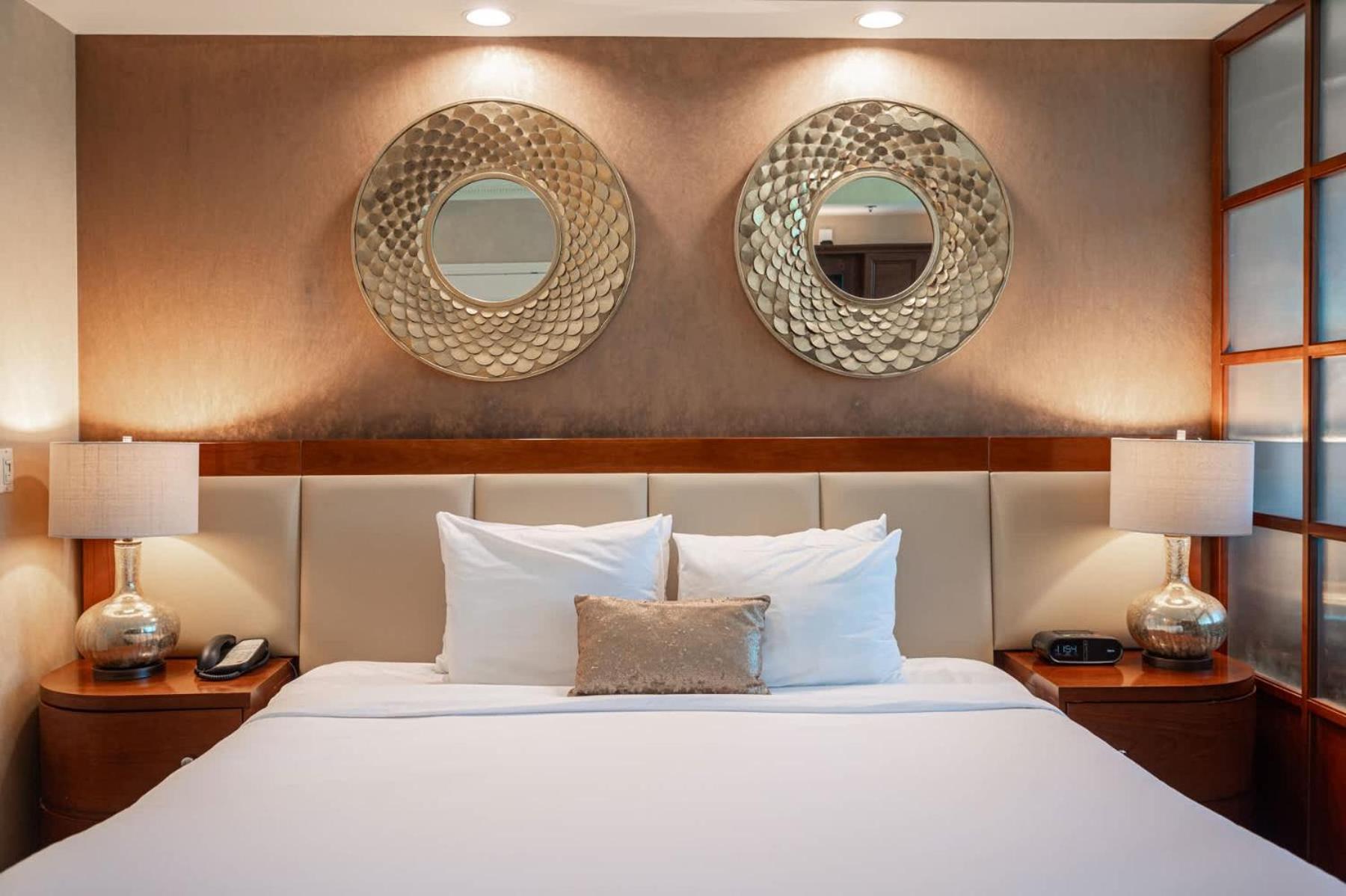 No Fee Strip View +free Valet + Pool Las Vegas