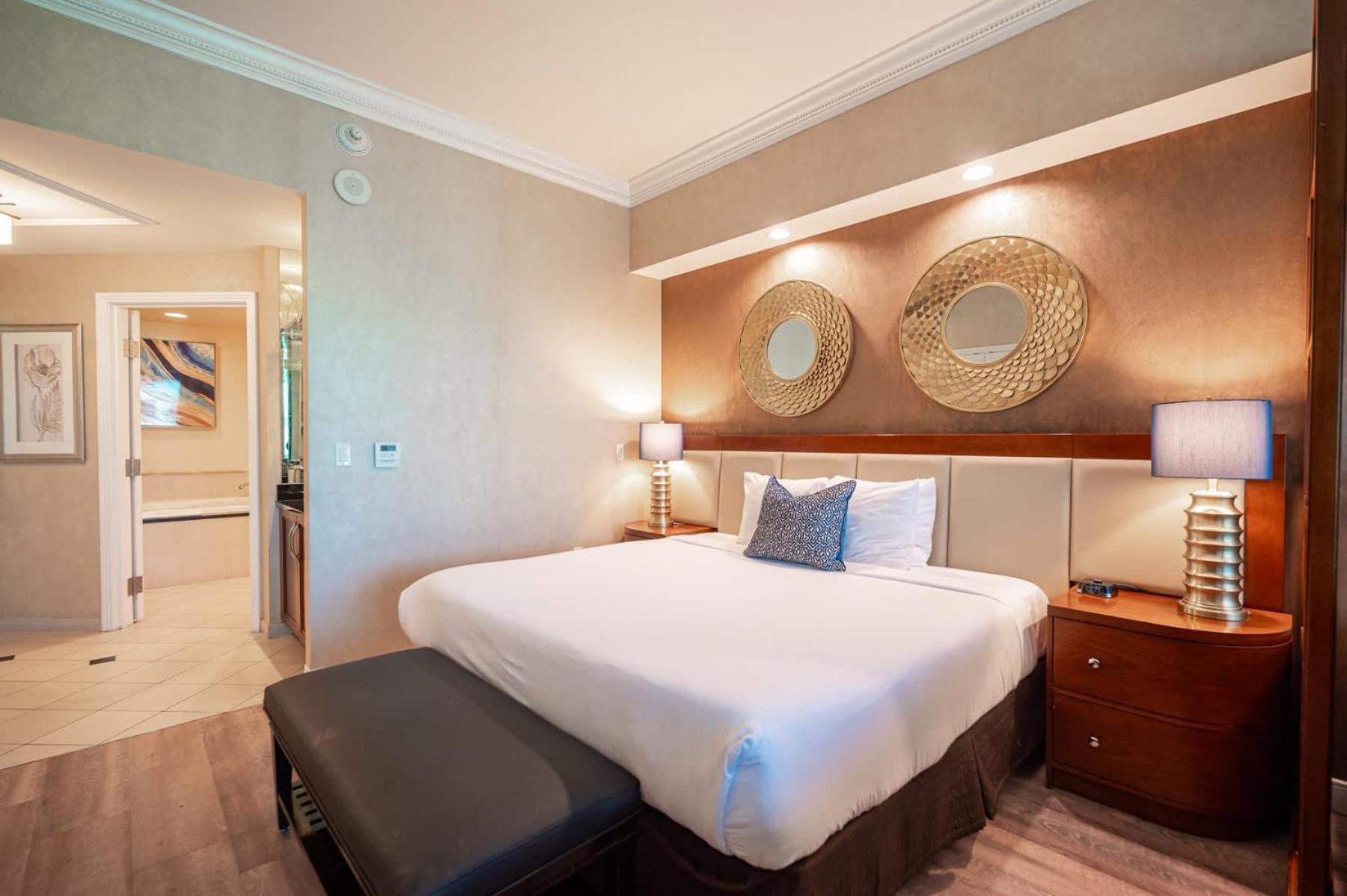 Holiday home No Fee Strip View Balcony+ Free Valet+pool *