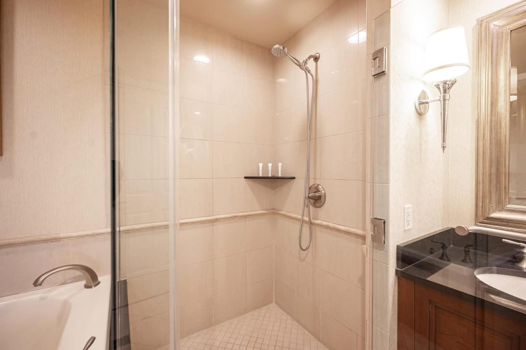 No Fee Strip View Balcony+ Free Valet+pool Holiday home