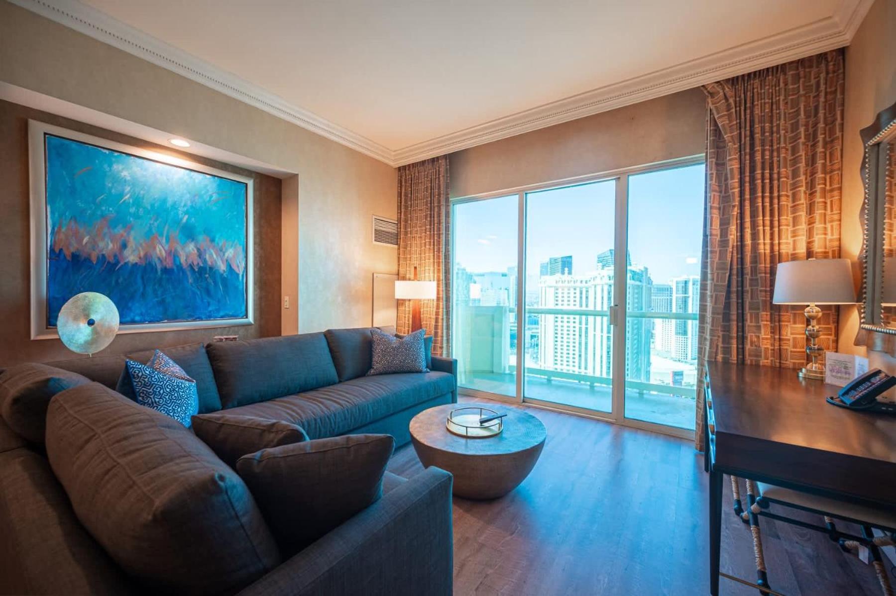 Holiday home No Fee Strip View Balcony+ Free Valet+pool *