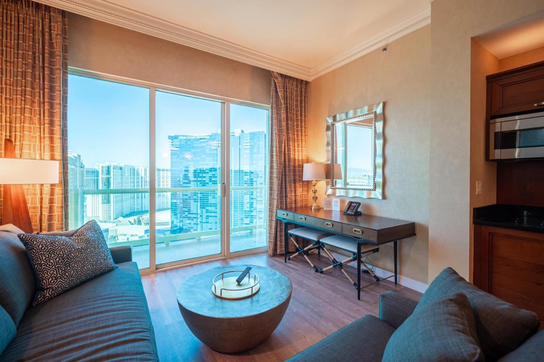 Holiday home No Fee Strip View Balcony+ Free Valet+pool Las Vegas