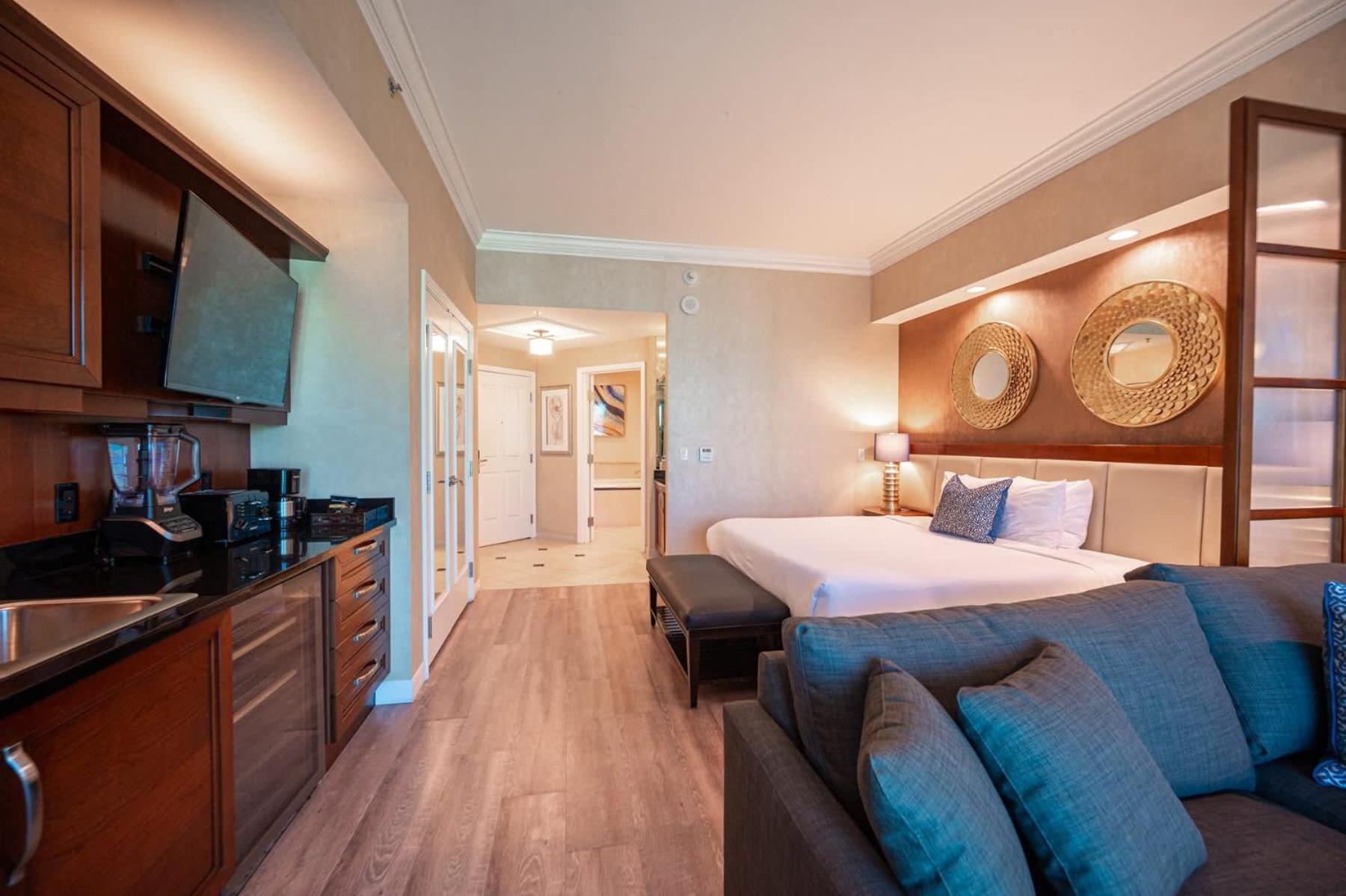 No Fee Strip View Balcony+ Free Valet+pool * Las Vegas