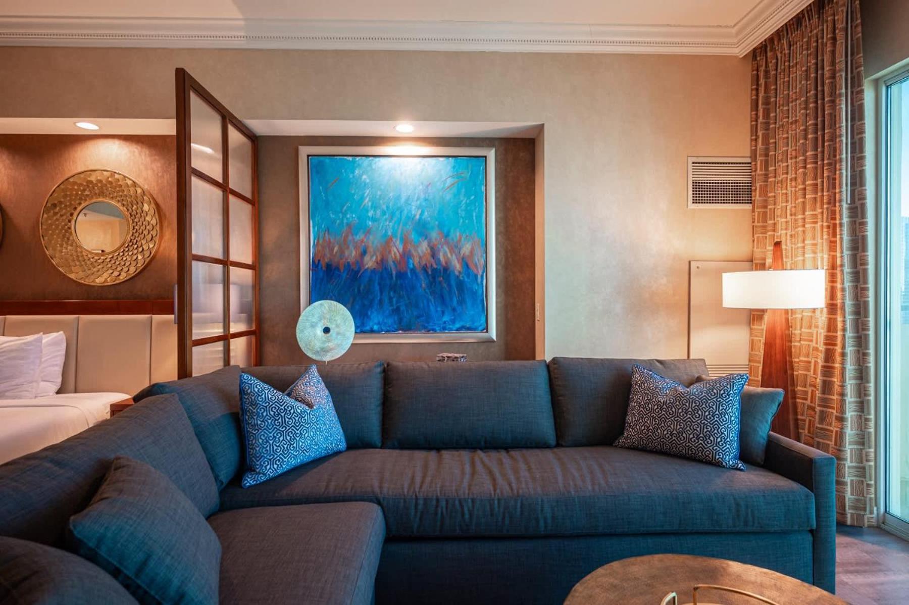 No Fee Strip View Balcony+ Free Valet+pool Holiday home *