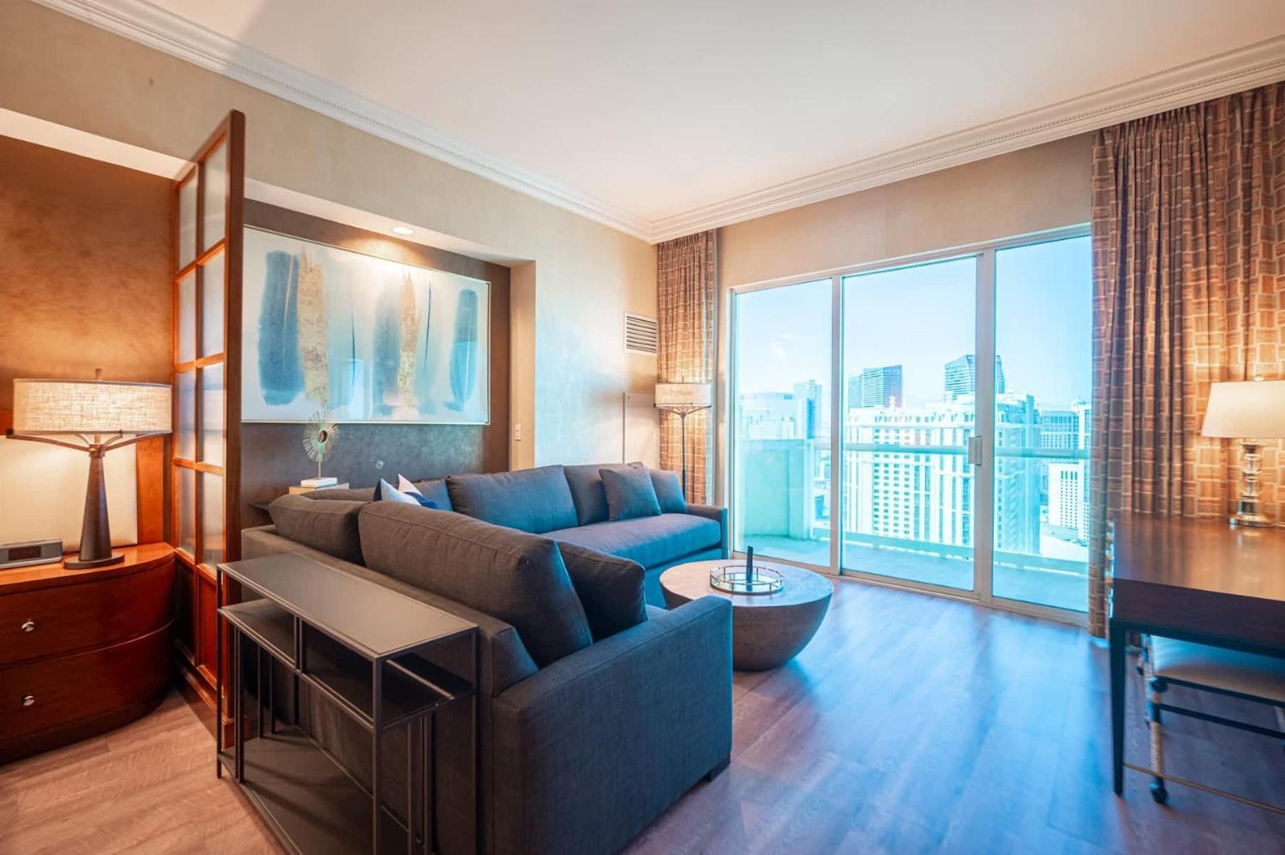 Holiday home No Fee Strip View Balcony+free Valet+ Pool *