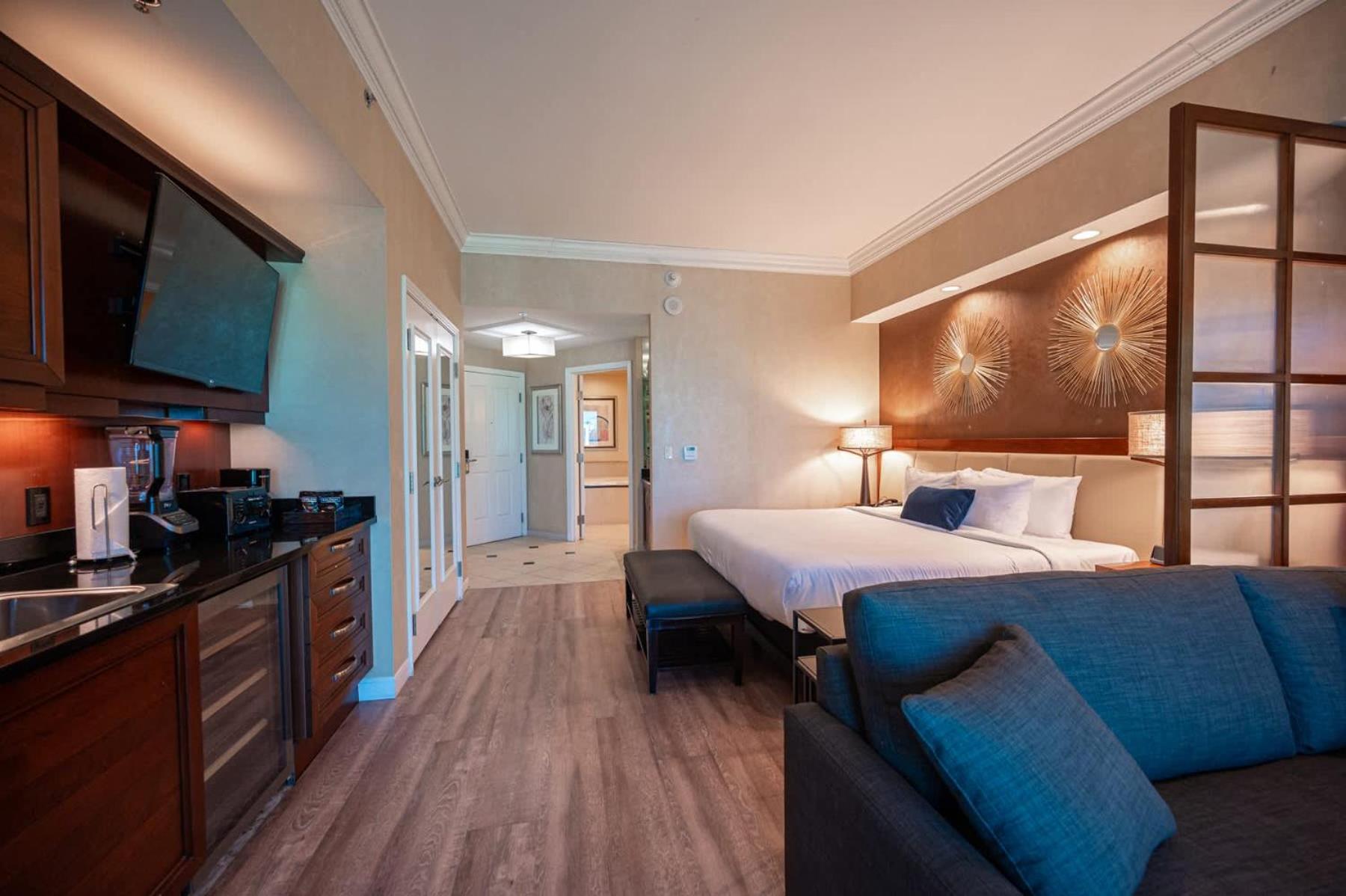 Holiday home No Fee Strip View Balcony+free Valet+ Pool *