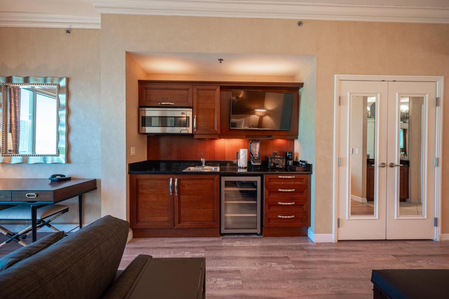 No Fee Strip View Balcony+free Valet+ Pool Las Vegas