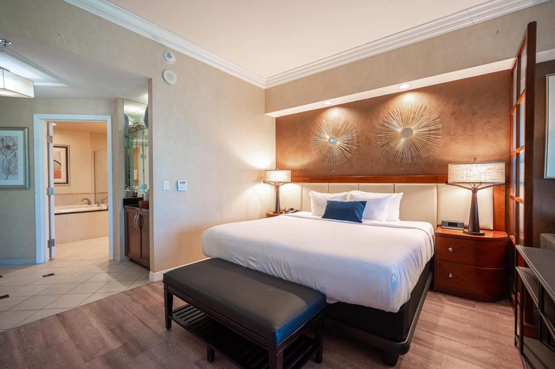 No Fee Strip View Balcony+free Valet+ Pool Holiday home