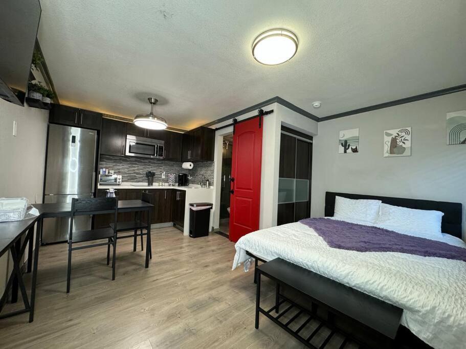 Modern Near Fremont Street Apartment Las Vegas