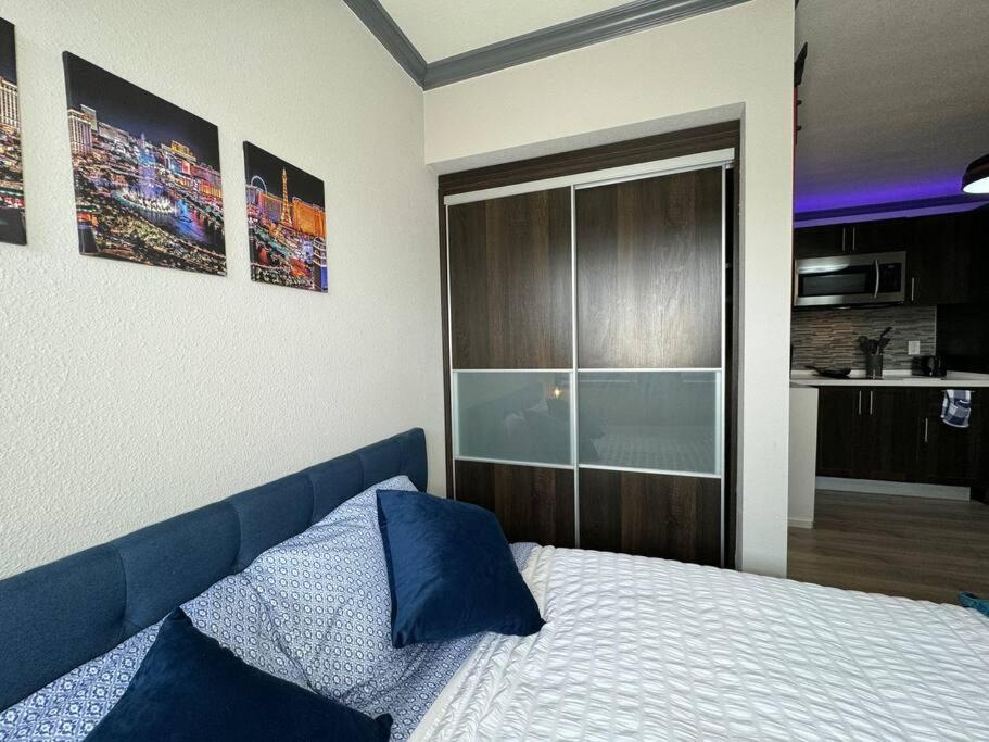Modern Near Fremont Street * Las Vegas