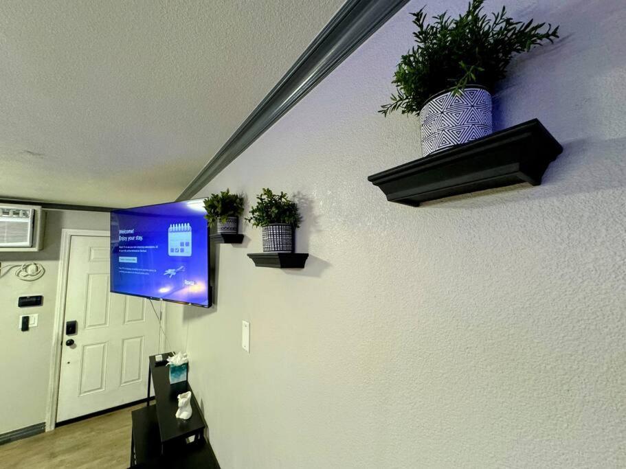 Apartment Modern Near Fremont Street *