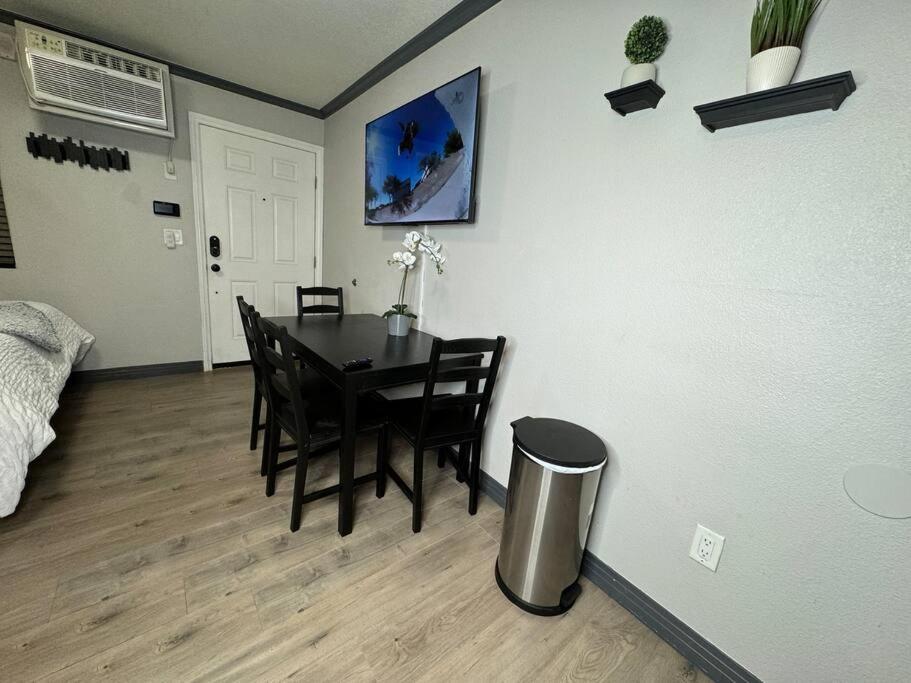 Modern Near Fremont Street * Las Vegas