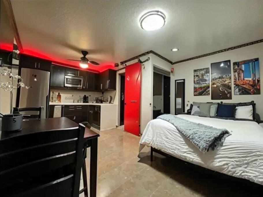 Apartment Modern Near Fremont Street