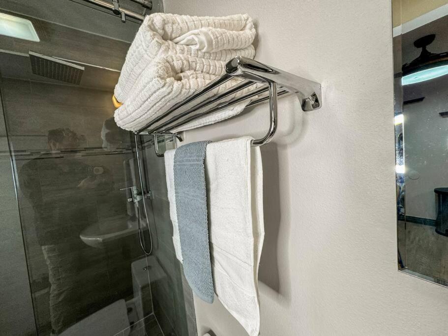 Apartment Modern Near Fremont Street *