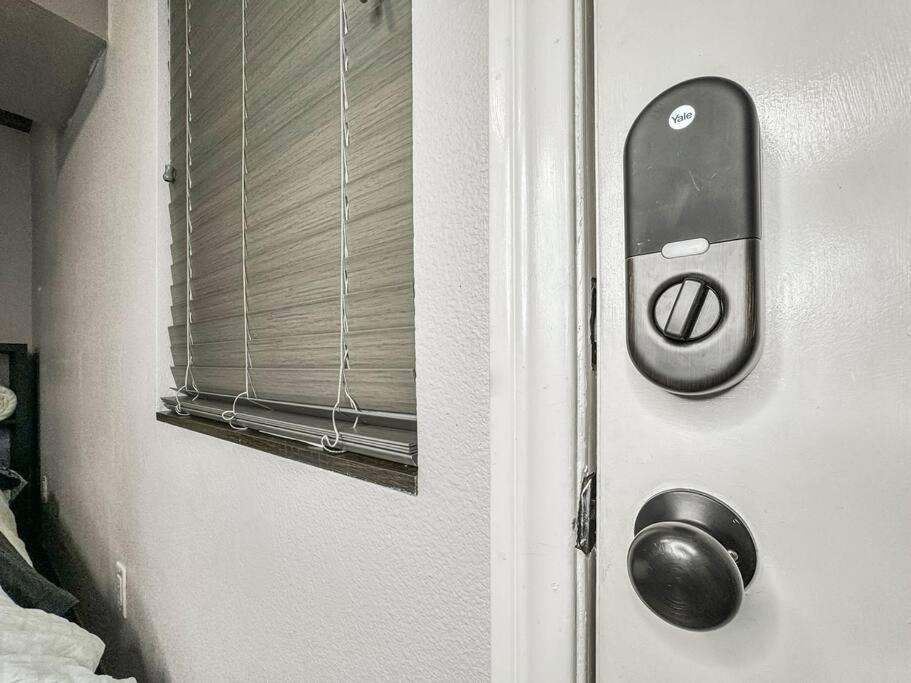 Apartment Modern Near Fremont Street