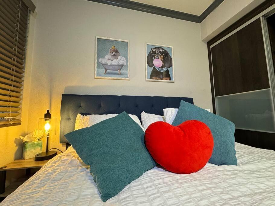 Modern Near Fremont Street Apartment Las Vegas