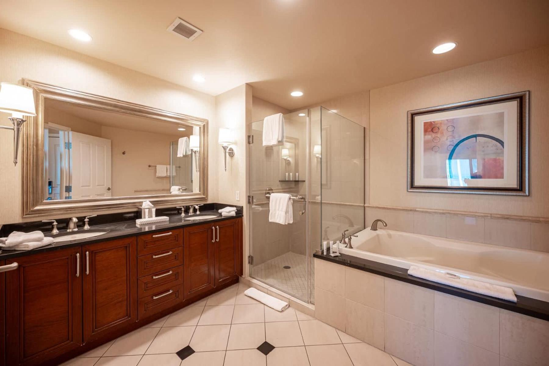 No Fee Strip View Balcony+ Free Valet+ Pool Holiday home