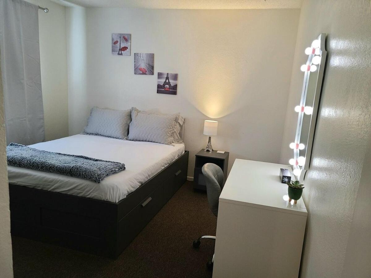 2 Bed 2 Bath Downtown Vegas Near The Strip Las Vegas