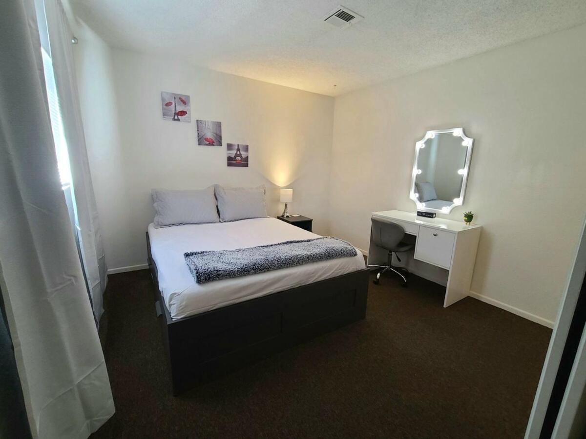 2 Bed 2 Bath Downtown Vegas Near The Strip Apartment Las Vegas